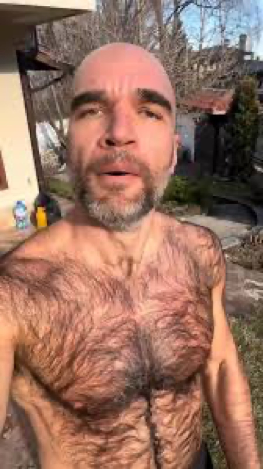 Профилно изображение за Юли Тонкин